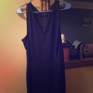 Sleeveless black dress - very comfortable